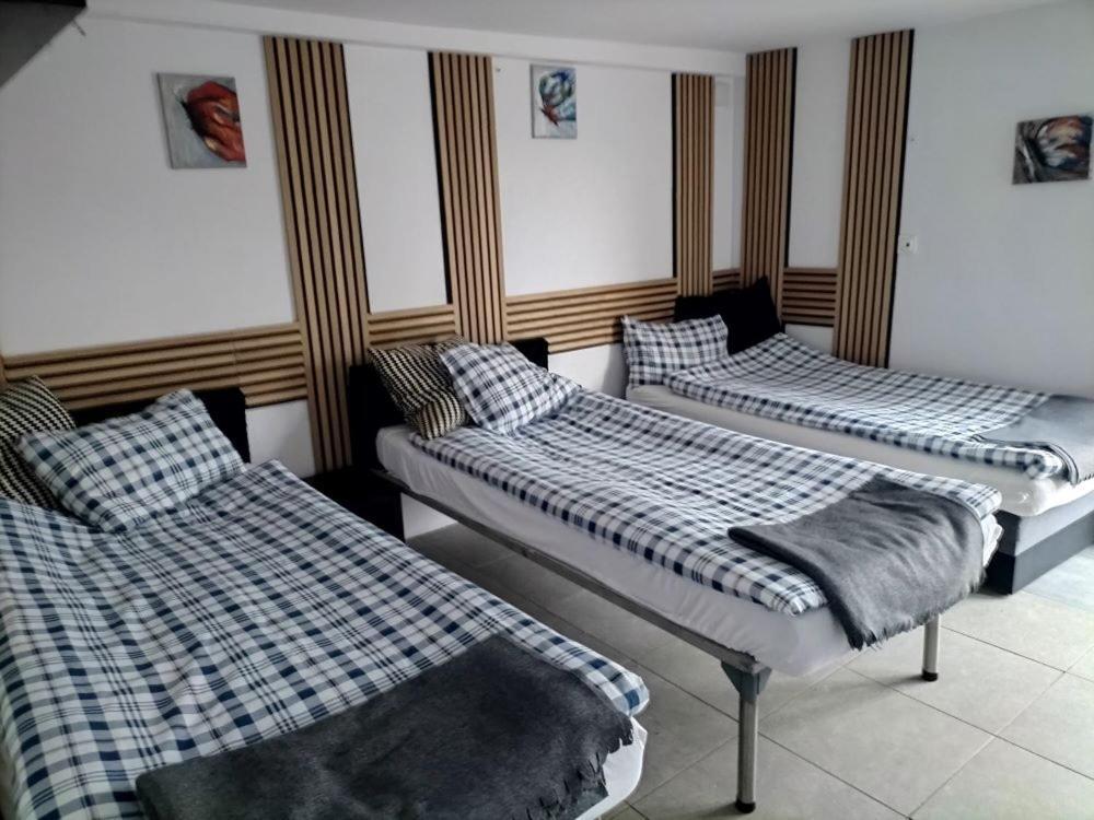 Max Apartment ชุโคโว ภายนอก รูปภาพ