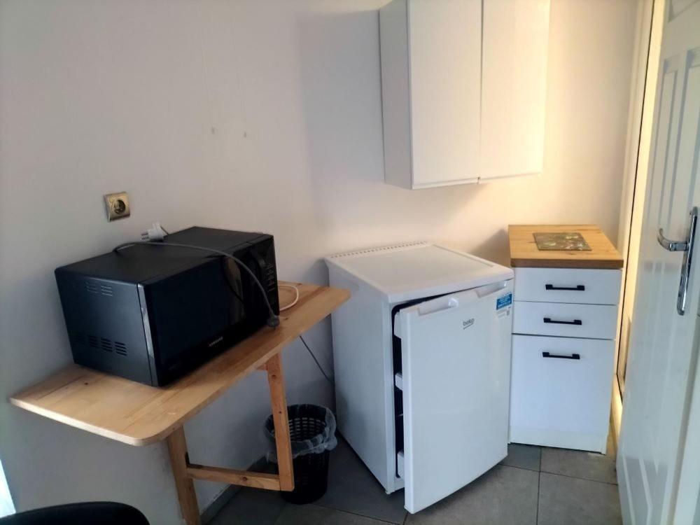 Max Apartment ชุโคโว ภายนอก รูปภาพ